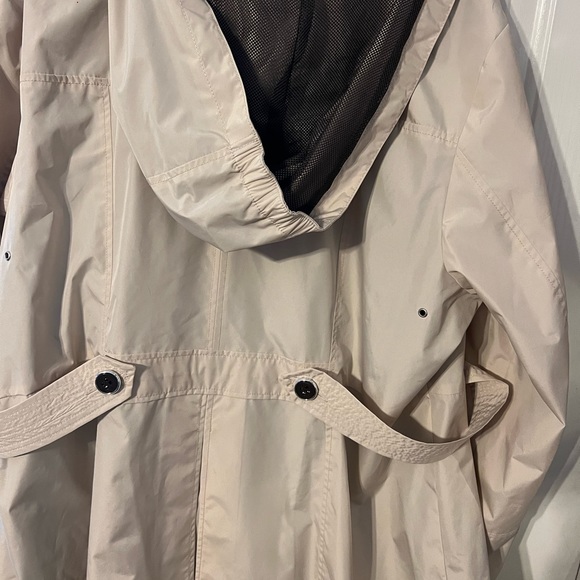 Women’s INTL Coat/Jacket - Picture 6 of 7